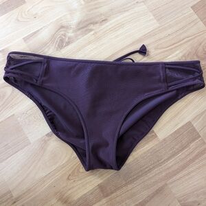 Lululemon Surf to Sand Bikini 8 Hipster Bottom Bordeaux Drama